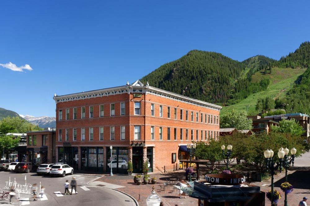 Independence Square Unit 313, Downtown Hotel Room In Aspen With Rooftop Hot Tub ภายนอก รูปภาพ